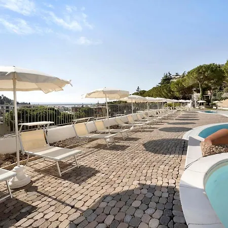 Modus Vivendi Trilocale Deluxe Apartahotel 3*